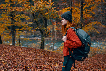 girl in autumn park