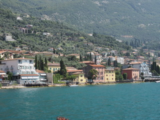 Fototapeta premium Malcesine – malerische Gemeinde am Ostufer des Gardasees in Norditalien