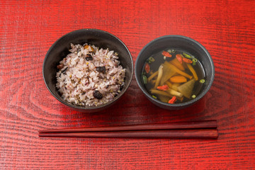 ごはんと味噌汁　Typical Japanese meal 
