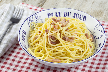 spaghetti carbonara