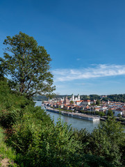 Fototapeta na wymiar Panorama Stadtbild von Passau in Bayern