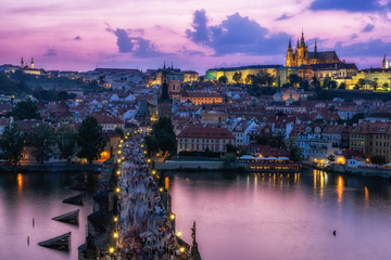 Obraz premium charles bridge and prague castle view