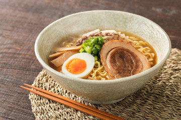 ほんわか湯気の立つ、熱々の味噌ラーメン