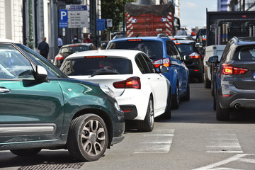 Fototapeta na wymiar embouteillage circulation trafic environnement pollution carbone mobilité auto