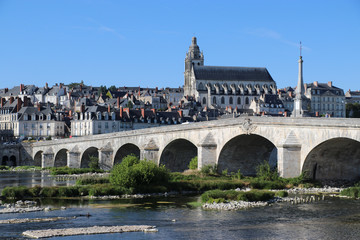 Obraz premium Stadtpanorama von Blois an der Loire