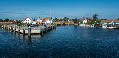 Fototapeta na wymiar Hafen auf der Insel Hiddensee bei Rügen