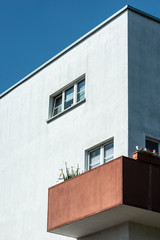 Balkons einer Bauhaus Siedlung in Frankfurt