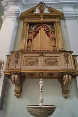 Fototapeta premium Pipe organ inside of the cathedral of Colle Val d'Elsa, Tuscany, Italy