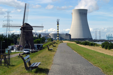 nuclear power plant cooling towers towers steam