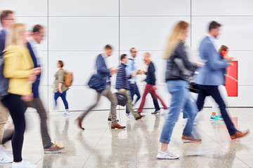 Obraz premium Anonyme Masse Leute in Messe oder Einkaufszentrum