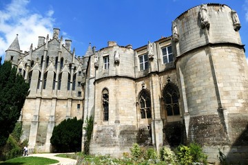 Fototapeta premium Façade arrière du palais des ducs d’Aquitaine à Poitiers