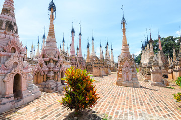 amazing Mwe Taw Kakku pagoda complex in myanmar