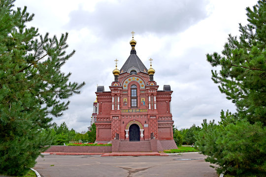 The Church of Alexander Nevsky in Mikhailovskaya Sloboda was built in the early twentieth century and is the only surviving Church of Suzdal in the pseudo-Russian style. Suzdal, Russia, August 2019.