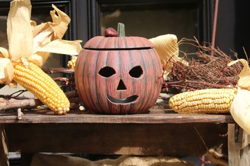 Kürbis und mais als Dekoration für Halloween