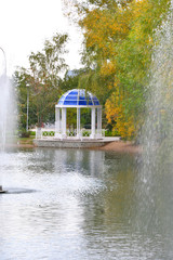 Rotunda on the shore of the pond
