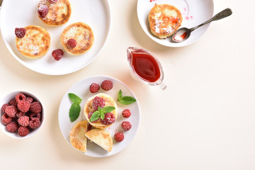Cottage cheese pancakes with fresh raspberries