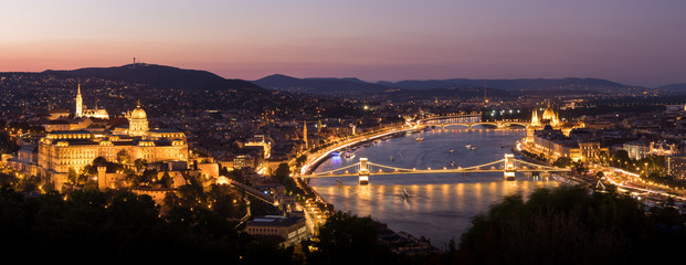 Obraz premium Budapest view, the photo was taken from the statue of liberty