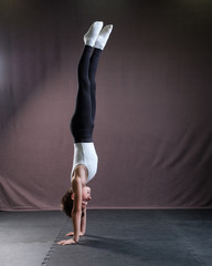Handstand with a selection of dramaturgy.