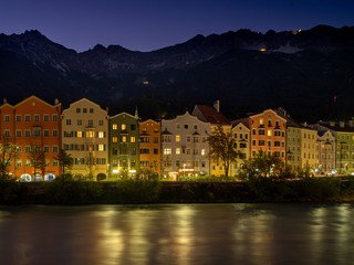 Fototapeta na wymiar Innsbruck Mariahilf Abendstimmung