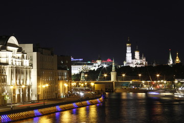 Fototapeta na wymiar Moscow lights. Kremlin embankment