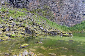 Kleiner See in der Asbyrgi-Schlucht nahe As - Island