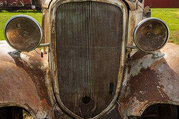 Fototapeta na wymiar rusty antique abandoned pick up truck details