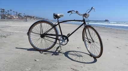 Fototapeta na wymiar Oceanside, California - Cruiser Bike
