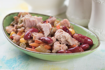 Tuna salad with vegetables
