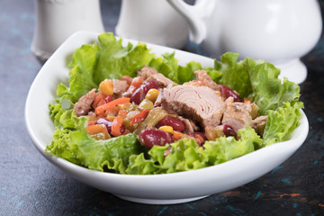 Tuna salad with vegetables