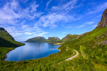 Fototapeta na wymiar Bergsbotn utsiktsplattform Is a viewpoint that overlooks the beautiful bay and mountains Located in northern Norway