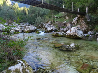 br&uuml;cke &uuml;ber dem fluss soca in slowenien