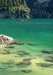 Obraz premium Beautiful alpine scenery - Lago di Braies (Pragser wildsee), Dolomites Italy