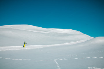 Alpes d'Huez en hiver: randonnée dans la neige