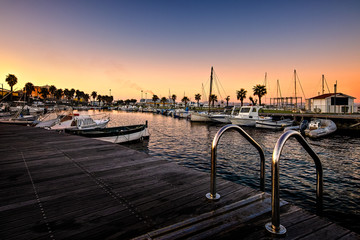 Obraz premium boats docked at the pier
