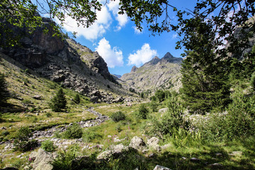 Fototapeta na wymiar Vallée de la Gordolasque