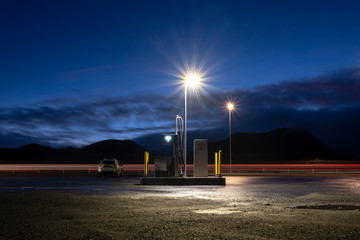 Eisame Zapfsäule an der Tankstelle am Litla Kaffistofan an der Ringstrasse 1 (Suðurlandsvegur)...