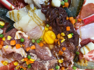 Hot pot set with many raw food