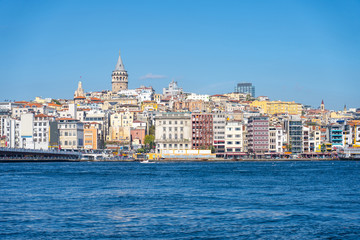 Fototapeta premium Istanbul skyline with view of Galata Tower in Turkey