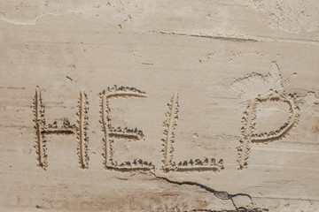 Help me the inscription on the sand. Please help me. On a tropical beach
