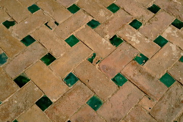 Sol de céramique entrelacé.