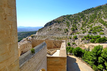 Vue du château et de la montagne de Velez Blanco. Espagne.