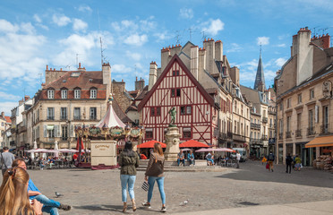 Place François Rude à Dijon - obrazy, fototapety, plakaty