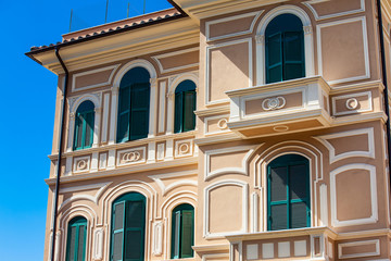 Obraz premium Beautiful architecture of the antique buildings at Rome city center