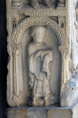 Deacon, bass relief by followers of Wiligelmo, Princes’ Gate, Modena Cathedral, Italy 