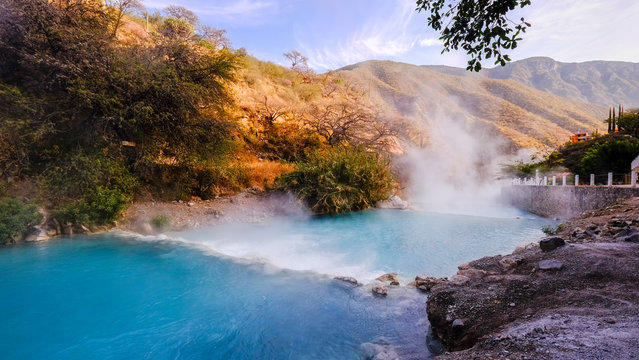 Thermal hot springs Grutas de Tolantongo , in Mexico state