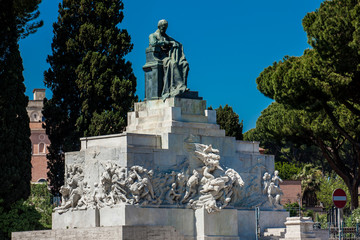 Obraz premium Monument to the Italian politician Giuseppe Mazzini in Rome