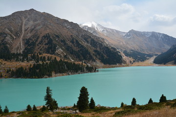 Fototapeta na wymiar Big Almaty Lake Kazakhstan Lac