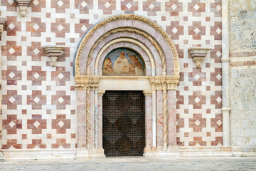 Fototapeta premium Basilica di Santa Maria di Collemaggio, L'Aquila (Abruzzo)
