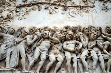 Figuren am Dom von Orvieto