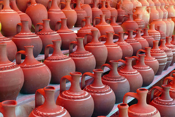 Fototapeta na wymiar clay and earthenware dish in turkey, classic bowls, crafts in turkey, water jugs made of clay,